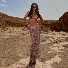 Summer Zebra Print Wide Leg Bottoms, Chic Summer Bottoms With Zebra Print, Brown Summer Vacation Maxi Skirt, Summer Vacation Brown Maxi Skirt, Brown Maxi Skirt For Summer Vacation, Brown Long Skirt For Vacation, Mesh Maxi Skirt, Oversized Sunglasses, Earthy Tones