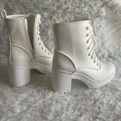 White Boots. Size: Us 7 Smoke And Pet Free Home. White Boots Outfit, Boots Outfit Ankle, High Ankle Boots, White Boots, Boots Outfit, Winter White, High Heel Boots, Cute Shoes, Ankle Booties