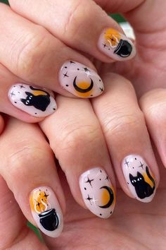 Halloween Short Cat Nail Designs Short Cat Nails, Edgy Nail Art, Cat Nail Designs, Cat Nail Art, Black Halloween Nails, Nail Art Halloween, Holloween Nails, Chic Manicure, Halloween Nails Easy