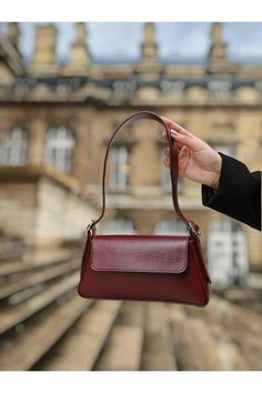 Mini Baguette Burgundy Bag, Vintage Style Leather Box Bag, Classic Faux Leather Crossbody Bag, Minimalist Shoulder Bag, Retro Square Messenger Bag, Gifts for Her It can be combined with all your clothes. You can't go wrong with this bag in any situation Gold Bag; Vintage Style Faux Leather Box Bag combines nostalgic elegance with contemporary craftsmanship. This traditional box bag is expertly crafted from supple premium faux leather, giving it a luxurious look. The gold bag adds timeless appeal Minimalist Shoulder Bag, Mini Baguette, Baguette Bags, Burgundy Bag, Bag Minimalist, Gold Bag, Leather Box, Golden Girl, Box Bag