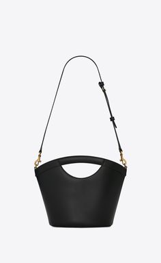 Item Color: Black Height: 20cm Width: 19.5cm Depth: 8cm Strap drop: 51cm Detachable, adjustable strap Cutout top handles Front metal logo detail Suede interior Made in Italy Composition: 100% Calf Size Type: STANDARDSKU: 79I-05L008 Our Products Are 100% Genuine. In All Cases We Stand By The Authenticity Of Every Product Sold On Our Site. Designer Shoulder Bucket Bag With Handle Drop, Luxury Bucket Box Bag With Gold-tone Hardware, Designer Bucket Bag With Detachable Handle, Designer Tote Bucket Bag With Detachable Handle, Luxury Bucket Bag Satchel With Handle Drop, Luxury Bucket Satchel With Removable Pouch, Designer Crossbody Bucket Bag With Detachable Handle, Luxury Bucket Bag With Gold-tone Hardware Satchel, Designer Bucket Satchel With Detachable Handle