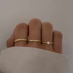 Simple Ring Stacking, Gold Ring Combinations, Minimalist Ring Stack, Simple Gold Rings Everyday, Everyday Ring Stack, Rings For Women Simple, Gold Stackable Rings, خواتم خطوبة, Jewellery Minimalist