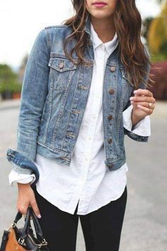 Look Legging, Jean Jacket Outfits, Denim Jacket Fashion, Denim Jacket Outfit, Denim On Denim, Classic Denim Jacket, Mode Casual, Outfit Jeans, Casual Work Outfits