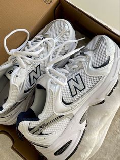 New Balance Shoe Aesthetic Pic - Do you want to buy New balance shoes? You can get it here at affordable prices and free shipping. #shoes #newbalance #newbalancesneakers #sneakers Zapatillas New Balance, Chic Sneakers, Chunky Shoes, Workout Shoes