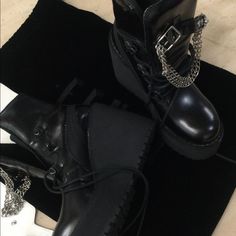 Brand New With Tags , Never Worn Fenti Boots , Size 7 In Original Velvet Dust Bag . Heels Are 4 Inches High . Fenty Puma Boots, Pink Knee High Boots, Puma Boots, Platform Boots Women, Womens Suede Boots, Black Platform Boots, Chelsea Boots Women, Fenty Puma, Puma Women