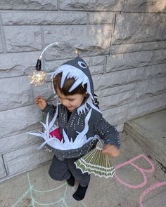 Blowfish Costume Diy, Pufferfish Costume Diy, Diy Fish Costume Kids, Under The Sea Costumes Diy, Puffer Fish Costume, Puffer Fish Costume Diy