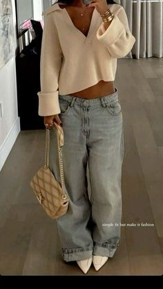 Simple Nyc Outfits, Connecticut Fall Outfit, Casual City Outfit Fall, 2024 Aethstetic, Smart Casual Birthday Outfit, 17 Degree Weather Outfit, Casual Elevated Outfits, Cream Colored Outfits, Fall 2024 Trends Fashion