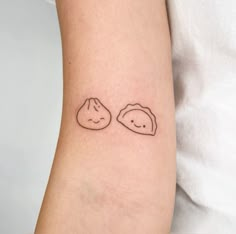 Tattoo by @pigeonpokes_ on Instagram, who is based in Singapore. Soup Dumpling Tattoo, Tiny Food Tattoos, Dim Sum Tattoo, Singapore Tattoo Ideas, Onigiri Tattoo, Pierogi Tattoo, Buddy Tattoos, Dumpling Tattoo, Mango Tattoo