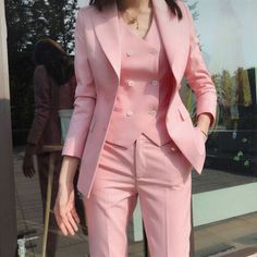 Formal Suits For Women, Celana Fashion, Pant Suits, Prom Suits, Pink Suit, Woman Suit Fashion, Pantsuits For Women, Women Formals, Wedding Business