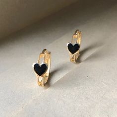 *listing is for one pair (2pcs) *size in video is large 14K SOLID GOLD (REAL GOLD, not gold-filled, not gold-plated) - Small Heart Huggies: 1.6mm wide x 9mm diameter (heart = 3.8mm) - Large Heart Huggies: 1.8mm thick x 11.5mm diameter (heart = 4.8mm) Heart Huggies, Gold Heart Studs, Rose Gold Tungsten, Acorn Necklace, Good Luck Bracelet, Large Heart, Professional Jewelry, Hoops Earrings, Solid Gold Jewelry