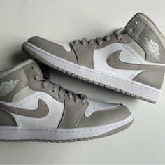 Nike Air Jordan 1 Mid 10.5 College Gray/Bone White Never Worn. Ordered From Goatapp See Receipt In Photos. Nike Casual Shoes, Homecoming Shoes, Pretty Sneakers, Nike Fashion Shoes, Preppy Shoes, Pretty Shoes Sneakers, Jordan Shoes Retro, All Nike Shoes, Shoes Nike Air