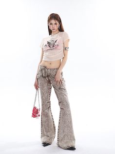 SIZE Length waistline Hip Thigh S 103 70 98 51 M 104 72 102 52 L 105 74 106 53 Size: S M LWaist shape: Natural waistColor classification: Picture colorYear Season: Summer 2023Thickness: RegularTrouser length: Long pants M Picture, Harajuku 90s, Pleated Jeans, Spring Outfits For School, Oversized Pants, 2000s Clothes, Belt Design, Wide Belt, Runway Models