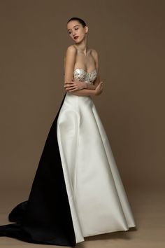 Isabel Sanchis, Black And White Gown, Exclusive Gowns, White Evening Gowns, White Ball Gowns, Pleated Gown, Dress Name, Fashion Gowns, Wedding Guest Looks