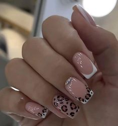 Nail Art Court, Short Cheetah Print Nails, Nude Cheetah Nails, White Leopard Print Nails, Chetta Nails, Nails Corte, Xs Nails, Pink Leopard Nails