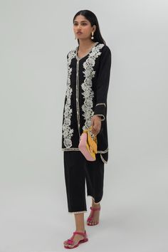 Sana Safinaz SS23BSE185 Ready To Wear Black Long Sleeve Lawn Suit With Floral Embroidery, Traditional Black Lawn Suit For Summer, Fitted Lawn Suit For Festive Workwear, Elegant Fitted Lawn Suit For Workwear, Fitted Cotton Lawn Suit For Work, Black Sets For Work Wear And Eid, Spring Workwear Lawn Suit With Long Sleeves, Spring Long Sleeve Lawn Suit For Workwear, Traditional Black Lawn Suit For Spring