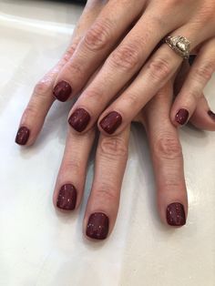 Wine Dip Powder Nails, Dnd Shellac Colors, Dnd Nails, Deep Red Nails, Shellac Colors, Gel Colors, Glitter Gel Polish