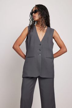 Pant Suit Women, Oversized Tailoring, Oversized Blazers, Oversized Vest, Everyday Fashion Outfits, Suit Women, Blazer Designs, Pant Suit, Oversized Blazer