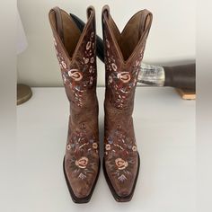 Shyanne Women's Maisie Floral Embroidered Western Leather Boots - Snip Toe. Size 6.5. Worn Once To Concert, In Excellent Pre Owned Condition Western Brown Snip Toe Heeled Boots, Brown Western Snip Toe Boots, Western Boots With Snip Toe And Vegetable-tanned Leather, Brown Embroidered Western Boots, Western Brown Knee-high Boots With Snip Toe, Leather Western Boots, Western Wear, Cowboy Boots, Leather Boots