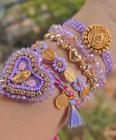 Handmade bracelets by Mexican women, the most beautiful! Instagram carlyna jewerly ♡ Handmade Rakhi Designs, Diy Fabric Jewellery, Handmade Rakhi, Mexican Women, Bracelets Design, Diy Fashion Hacks, Mexican Jewelry, Diy Bracelet Designs, Jewelry Lookbook