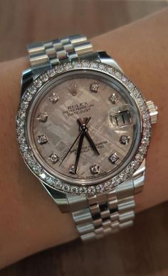 قلادات متدلية, Rolex Watches Women, Rolex Women, Expensive Jewelry Luxury, New Rolex, Expensive Watches, Womens Watches Luxury