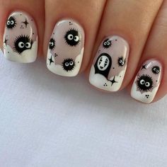 No Face Nail Art, No Face Nails, Soot Sprite Nails, Studio Ghibli Nails, Ghibli Nails, Manicure For Short Nails, Halloween Manicure, Halloween Nails Easy