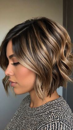 Sophisticated Lob Haircuts with Balayage: Hair Ideas for Voluminous Lob Copper 💅 Blonde Balayage On Short Hair, Voluminous Lob, Copper Lob, Fun Hairdos, Fall Bob, Haircuts With Balayage, Balayage Hair Brunette With Blonde, Balayage Hair Ideas, Lob Haircuts