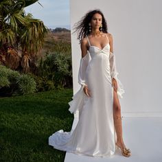 This Is An Unworn/New Without Tags For Love & Lemons Esme Bridal Gown In A Size Xs. It Is Pure White- No Stains Or Rips The Only Caveat Is I No Longer Have The Attachable Sleeves For The Gown Because I Thought I Was Wearing This For My Wedding And Hated The Sleeves And Stupidly Got Rid Of Them! It Has A Chiffon Bodice And A Silky Viscose Ecovera Skirt With Covered Button Details Along The Side And Back. Beautiful Fit And Dress I Just Went In A Totally Different Direction And Decided Not To Wear Dresses For Engagement Pictures, Ethereal Wedding Dress, Chiffon Sleeves, Ethereal Wedding, Wedding Inspired, Lemon Dress, Engagement Dresses, Wedding Dress Trends, Wedding Lingerie