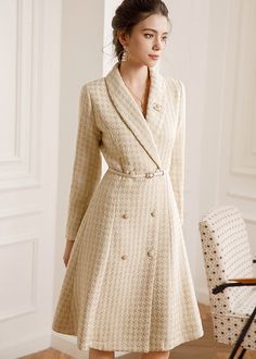 Tweed is the soul of this coat, a powerful expression of women's elegance and confidence. Shawl collar Double-breasted button closure Detachable belt Fit & flare silhouette Polyester, spandex Item #6624 Women's tweed coat dress for the spring & fall season SIZE INFO XS=US2=UK6=EU32 S=US4-6=UK8-10=EU34-36 M=US8-10=UK12-14=EU38-40 ★★Please advise your height and weight, and I will make sure you choose the right size. Women Coat Outfit, Ladies Coat, Elegant Coats, Classy Work Outfits, Elegant Dresses For Women, Belted Coat, Tweed Dress, Coat Design, Classy Dress