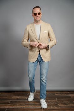 khaki-blazer-with-jeans-he-spoke-style-michael-andrews-bespoke Khaki Blazer Outfit, Sport Coat And Jeans, Sports Coat And Jeans, Blazer Outfits For Men, Jeans Blazer Outfit, Khakis Outfit, Sporty Street Style, Khaki Blazer, Summer Sport