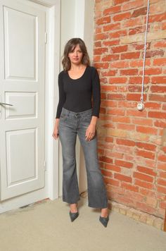 Capture the essence of early 2000s style with these vintage low waist flared leg jeans. Featuring a trendy low-rise design and dramatic flared legs, these jeans offer a flattering, elongated silhouette that's both stylish and nostalgic. Sized small, they provide a snug and comfortable fit, perfect for pairing with crop tops or tucked-in tees for a classic Y2K look. In excellent vintage condition, these jeans are a must-have for anyone looking to embrace the iconic fashion of the 00s. - Label: Bl Early 2000s Style, Low Waist Jeans, 2000s Style, Womens Trousers, Iconic Fashion, Flare Leg Jeans, Womens Pants, Waist Jeans, Curvy Outfits