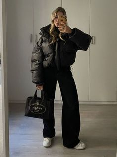 Outfit With A Puffer Jacket, Short Black Puffer Jacket Outfit, All Black Puffer Jacket Outfit, Black Puffer Coat Outfit Winter, Puffer Black Jacket Outfit, Puffer Jacket Black Outfit, Prada Puffer Jacket Outfit, Puffer Leather Jacket Outfit, Campera Puffer Outfit