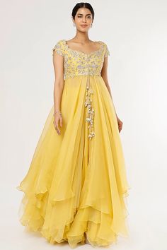 Butter Yellow Embroidered Kurta Set Design by Anushree Reddy at Pernia's Pop Up Shop 2022 Indian Bridal Anarkali, Haldi Lehanga Ideas, Gown Ideas Simple, Birthday Frocks For Women, Anushree Reddy Anarkali, Latest Dress Designs, Frock Models, Kurta Skirt