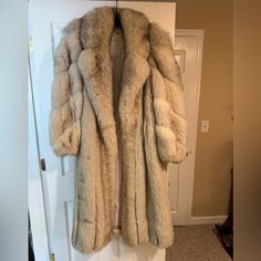 Amazing Condition. This Gorgeous Coat Is Silver Fox Fur. Elastic Cuff Sleeves. Fits A 10-12. Full Length. Mob Wife Fur Coat Full Length Fur Coat, Mob Wife Fur Coat, Mongolian Fur Coat, Mongolian Fur, Fur Coat Vintage, Mob Wife, 1990s Fashion, Mob Wives, 1990's Fashion