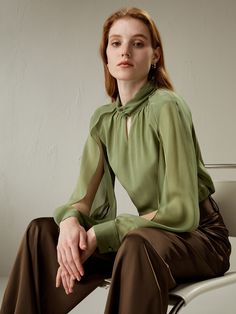 The pièce de résistance lies in the unique semi-sheer side slit lantern sleeves and tied knot neckline, allowing you to adjust the level of sophistication with limitless pairing possibilities. Let your fashion choices become an expression of your inner gracefulness. Tied Knot, Silk Comforter, Flannel Suit, Silk Pajamas Women, Silk Bedding Set, Silk Nightwear, Lantern Sleeved Blouses, Camisole Set, Maxi Rok