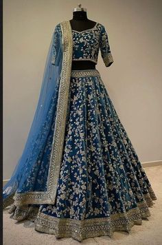 Wedding Dresses Hindu Indian Bridal, Lehenga Designs Latest For Reception, Leghana Design For Wedding, Blue Walima Dress, Blue Wedding Lengha, Bridal Lengha Designs Latest, Lehanga Idea, Blue Lehenga Designs, Punjabi Lengha