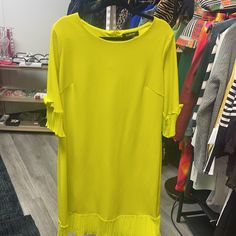 New Never Worn Sz 16 Yellow Midi Length Dress For Night Out, Yellow Midi Dress For Night Out, Yellow Midi Mini Dress For Evening, Lime Green Spring Dress For Night Out, Yellow Midi Dress For Party, Yellow Midi Party Dress, Yellow Knee-length Midi Dress For Night Out, Lime Green Dress For Spring Night Out, Yellow Ruffled Dress For Night Out