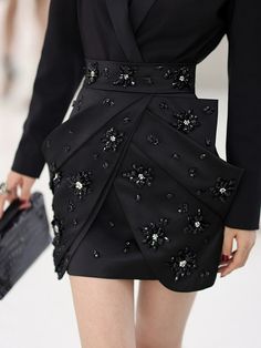 Jeweled Dress Short, Luxury Fabrics Haute Couture, Jewel Embroidery On Clothes, Unique Designs Fashion, Black Pattern Fabric, Embellished Mini Skirt, Jeweled Clothes, High Waisted Skirt Pattern, Black And White Skirt Outfit