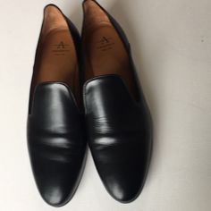 New Aquatalia Emmaline Black Leather Loafers. Weatherproof Leather Upper . Breathable. Lightly Padded Leather Sole . Almond Toe. Slip On. Rubber Sole. Heel 0.3”. Made In Italy Black Leather Loafers, Leather Loafers, Flat Shoes Women, Loafer Flats, Rubber Sole, Shoes Flats, Dress Shoes Men, Oxford Shoes, Almond