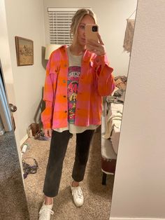 Lauren Daigle Concert Outfit Ideas, Lauren Daigle Concert Outfit, Colorful Concert Outfit, Rbt Outfits, Lauren Daigle Concert, Colorful Business Casual, Surf Chic, Oversized Shirt Outfit