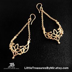 18 Karat Yellow Gold filigree earrings. Lotus flower shape wire earrings, handmade by Mirit Arad. Earrings size: 5.4 cm/ 1.8 cm. Worldwide FREE SHIPPING! Elegant Wire Wrapped Flower Earrings, Elegant Gold Filigree Flower Earrings, Victorian Gold Filigree Earrings, Elegant Filigree Flower-shaped Jewelry, Art Nouveau Gold Flower Jewelry, Gold Art Nouveau Pierced Earrings, Gold Filigree Earrings, Celtic Heart, Filigree Earrings