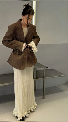 Brown Long Skirt Outfit, Long Skirt Ootd, Fall Outfit Inspired, Outfit Inspired, Modest Clothing, Mode Inspo, 가을 패션, Outfit Inspo Fall, New Classic