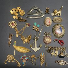 Lot Of Gold Toned Brooches. Some Are Gold Filled, Some Are With Natural Stones. More Than Half Are Signed. Brands Are Dvf, Topazo,, Rachel Gera, Etc Elegant Jewelry For Collecting, Formal Costume Jewelry Pins, Vintage Silver, Unique Vintage, Vikings, Brooches, Natural Stones, Gold Filled, Vintage Jewelry