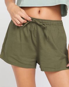 Kick back and cool off on hot days with the Stone Def shorts. Crafted from a breathable cotton-viscose blend, these pull-on shorts feature a relaxed, casual silhouette with side pockets and vents for added breathability. The self-drawcord waist ensures a perfect fit, making these shorts the ultimate choice for warm summer days. Featured here in green. - 
 - 54% Cotton / 46% Viscose Twill, 135GSM
 - Pull on short with self drawcord
 - Side entry pockets
 - Side seam vents at bottom opening
 - Clamp label at hemline Kick Backs, Cotton Viscose, The Stone, Hot Days, Summer Days, Army Green, Work Wear, Perfect Fit, Stone