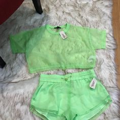 Brand New Excellent Condition Forever 21 Sporty Bottoms For Spring, Sporty Spring Bottoms From Forever 21, Forever 21 Spring Vacation Shorts, Forever 21 Shorts For Summer Beach, Forever 21 Beach Shorts For Summer, Forever 21 Beach Shorts For Spring, Forever 21 Shorts For Beach In Summer, Green Forever 21 Bottoms For Summer, Forever 21 Green Bottoms For Summer