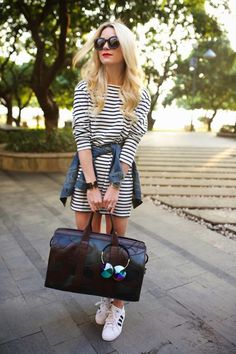 pinterest//xoannieyahnke Style Working Girl, Casual Vacation Outfits, Winter Vacation Outfits, Adidas Nmd_r1, Adidas Cap, Outfits Cold, Atlantic Pacific, Adidas Shoes Women, Lake Placid