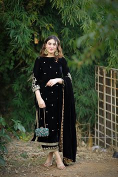 Luxury Straight Pants With Zari Work, Luxury Black Straight Kurta, Luxury Black Kurta With Sheer Dupatta, Luxury Zari Work Straight Kurta Fabric, Luxury Black Ceremonial Suits, Luxury Festive Brocade Kurta, Luxury Brocade Wedding Kurta, Luxury Black Churidar With Zari Work, Luxury Ceremonial Brocade Kurta