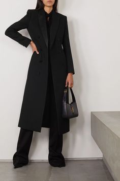 Long Black Blazer, Estilo Kardashian, Silk Coat, Long Black Coat, High Fashion Looks, Future Clothes, Long Wool Coat, Long Blazer, Outfits Winter