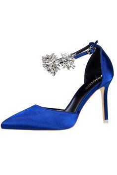 Complete your prom night look with the perfect prom shoes, this pair of shoes are suitable for wedding party, cocktail, prom and any other formal occasions. Heels With Crystals, Rhinestone High Heels, Silver High Heels, Basic Heels, Bridal Wedding Shoes, Party Pumps, Elegant High Heels, Prom Heels, Crystal Shoes