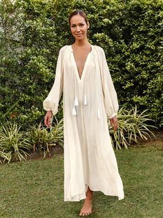 Calista Crepe de Chine Silk Maxi Dress - Vanilla - AMARIS Breezy Dress Outfit, Silk Summer Dress, Silk Maxi, Caftan Dress, Silk Maxi Dress, Fashion Design Clothes, Lemon Zest, Silk Crepe, Hot Weather