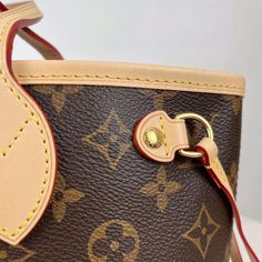 BRC Fashion Lu-Vi bags - 11792 A+ Excellent Quality copies; Contact us if you've any questions in your mind. Lv Monogram Bag, Luxurious Bags, Lv Bags, Lv Monogram, Branded Packaging, Trendy Tote, Crossbody Tote, Bag Tags, Louis Vuitton Bag